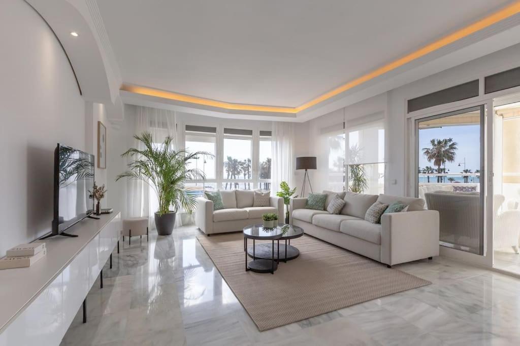 Eden Costa Lago Primera Linea De Mar 토레몰리노스 외부 사진