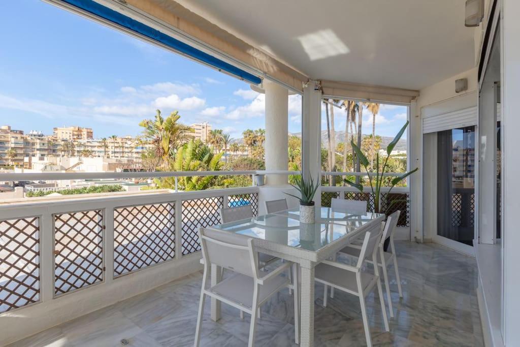 Eden Costa Lago Primera Linea De Mar 토레몰리노스 외부 사진