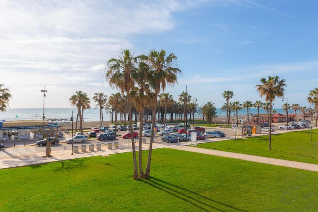 Eden Costa Lago Primera Linea De Mar 토레몰리노스 외부 사진