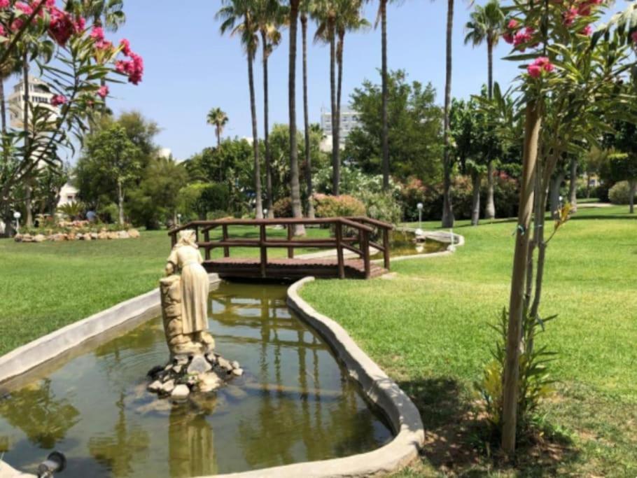 Eden Costa Lago Primera Linea De Mar 토레몰리노스 외부 사진