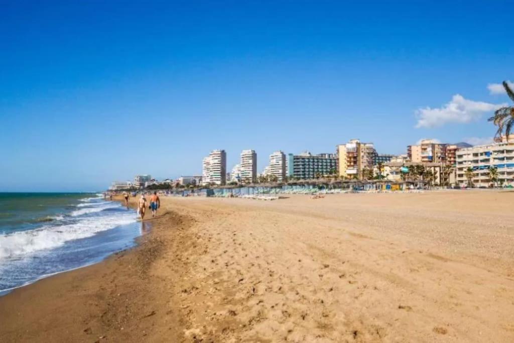 Eden Costa Lago Primera Linea De Mar 토레몰리노스 외부 사진