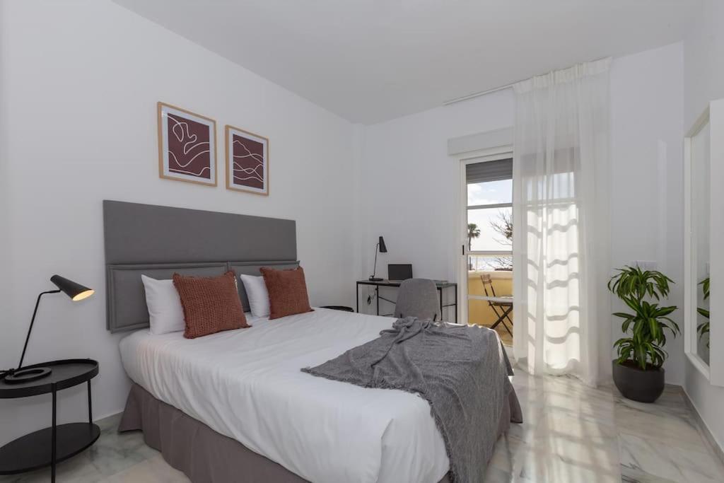 Eden Costa Lago Primera Linea De Mar 토레몰리노스 외부 사진