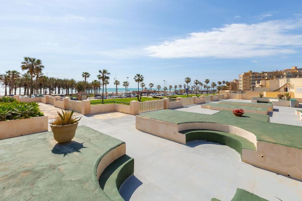 Eden Costa Lago Primera Linea De Mar 토레몰리노스 외부 사진