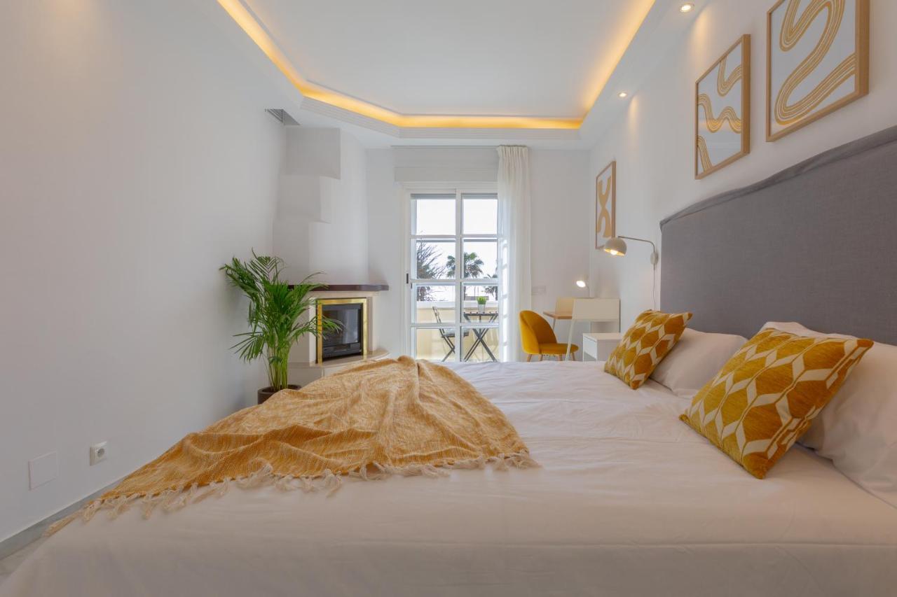 Eden Costa Lago Primera Linea De Mar 토레몰리노스 외부 사진