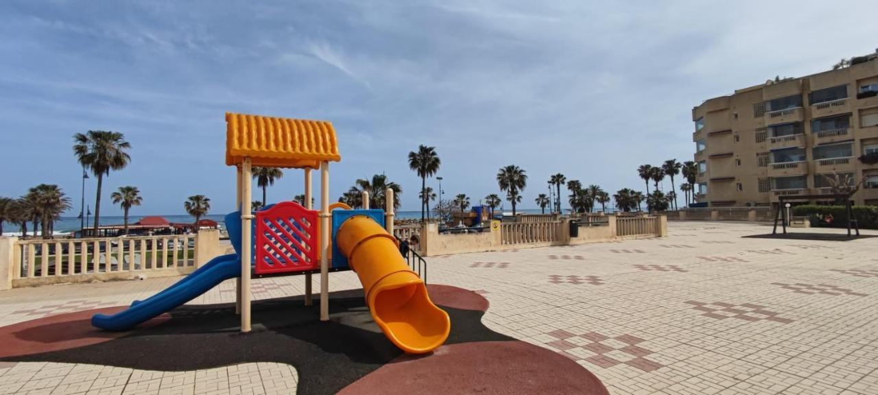 Eden Costa Lago Primera Linea De Mar 토레몰리노스 외부 사진